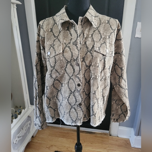 She + Sky Snake Print Jacket - Tan and Black - Picture 2 of 4